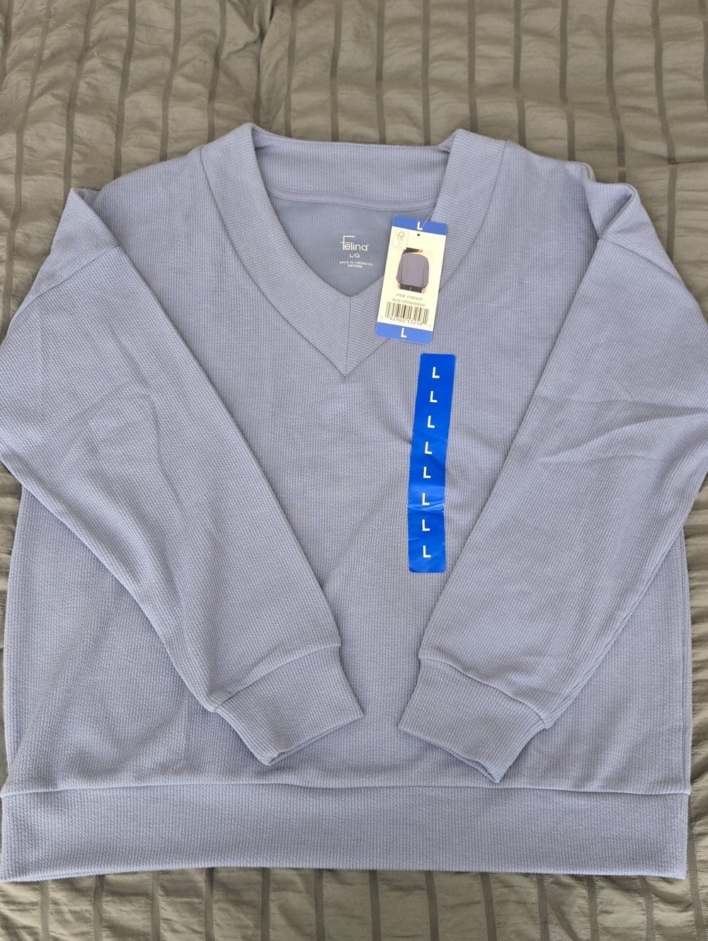 Large Felina Women's Blue (Stonewash) V-Neck Sweater